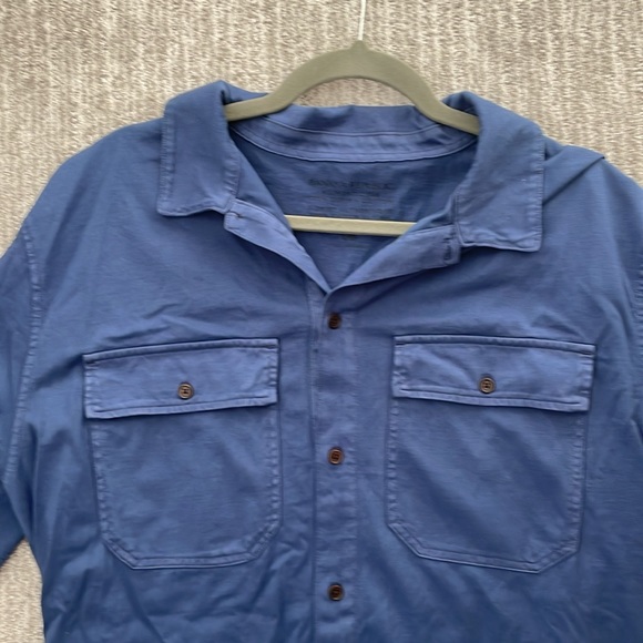 Men’s large (oversized / boxier fit) blue polo shirt (Banana Republic) - Picture 2 of 3